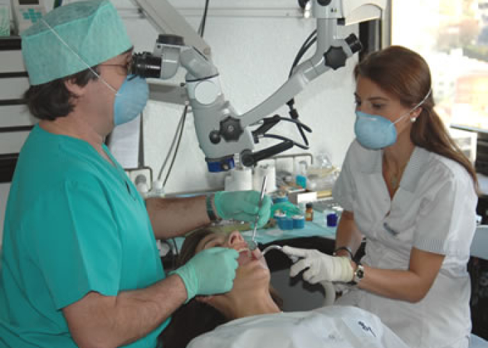 La Dra. Montserrat recibe el premio Galileo